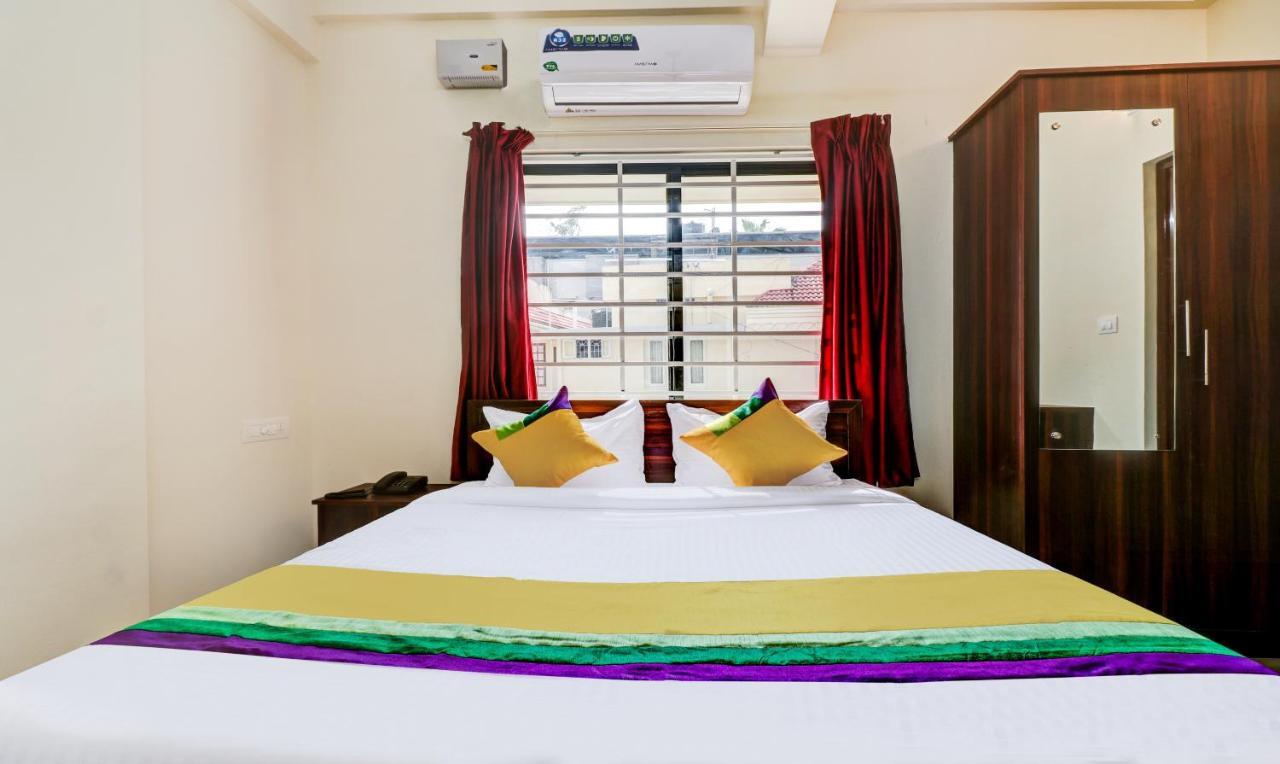 Itsy Hotels Rain Tulsi Stayz, Palarivattom Junction Kochi Exterior foto